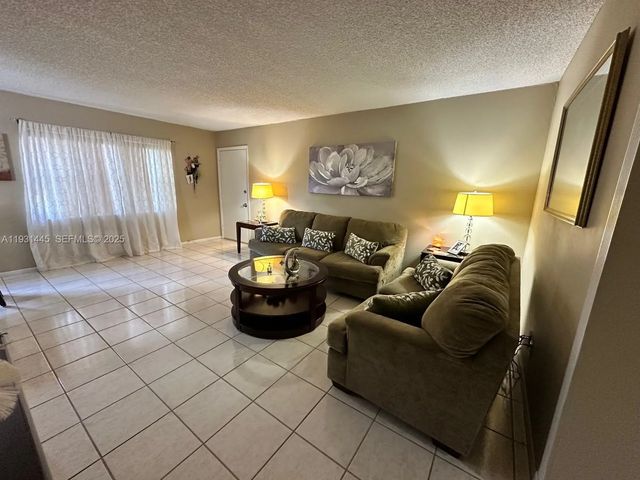 251 Sw 134th Way #314m, Pembroke Pines
