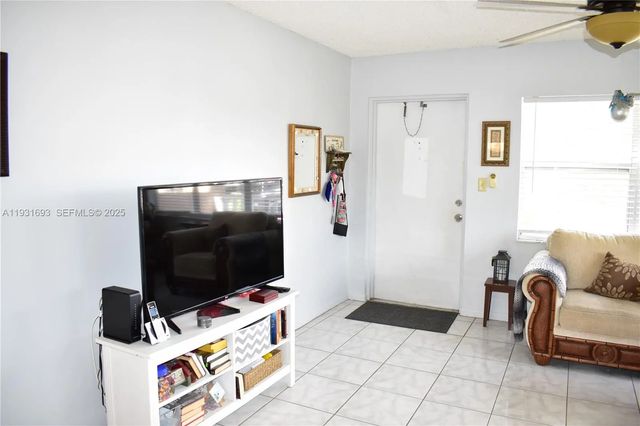 4 of 35 - 9141 Sunrise Lakes Boulevard #201, Sunrise, FL