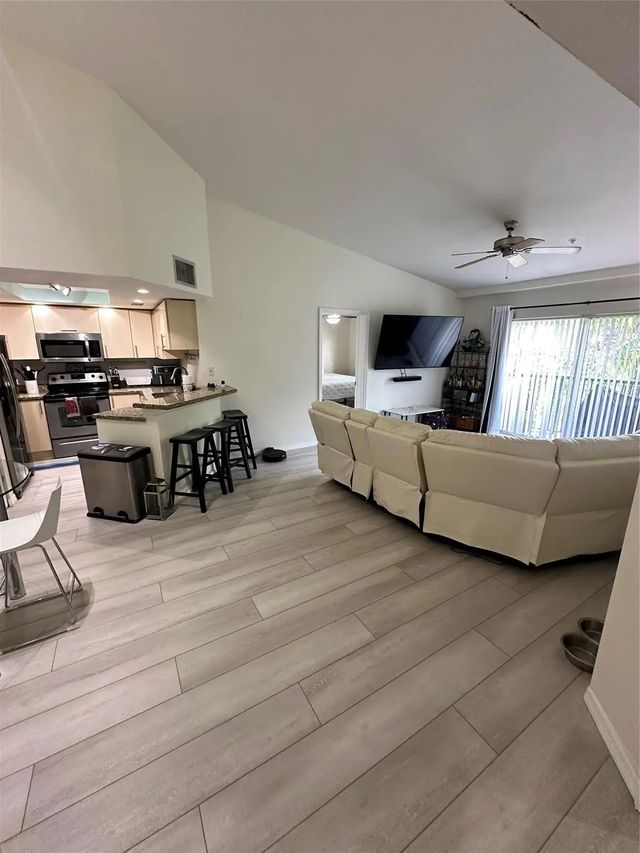 3 of 9 - 2131 Se 10th Avenue #1120, Fort Lauderdale, FL