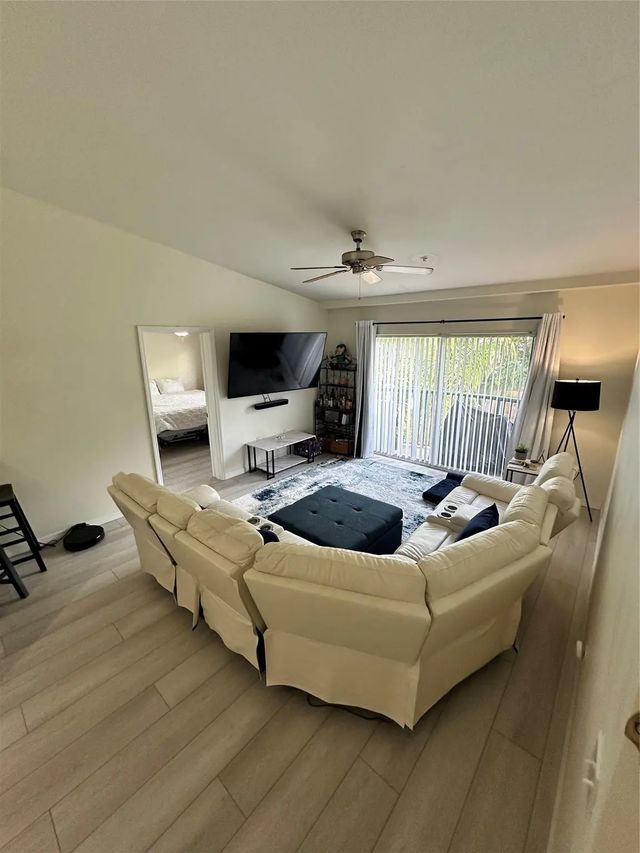 4 of 9 - 2131 Se 10th Avenue #1120, Fort Lauderdale, FL