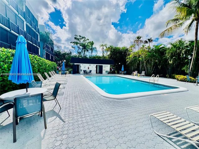1021 Mockingbird Lane #215, Plantation