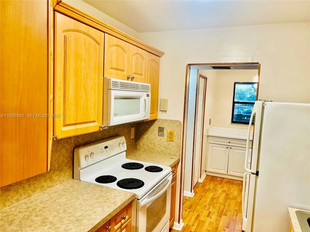 4 of 44 - 1021 Mockingbird Lane #215, Plantation, FL