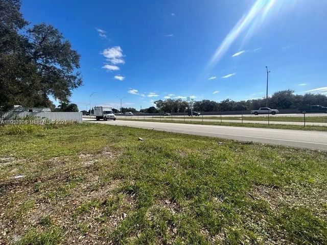 2451 Nw 167th Street, Miami Gardens