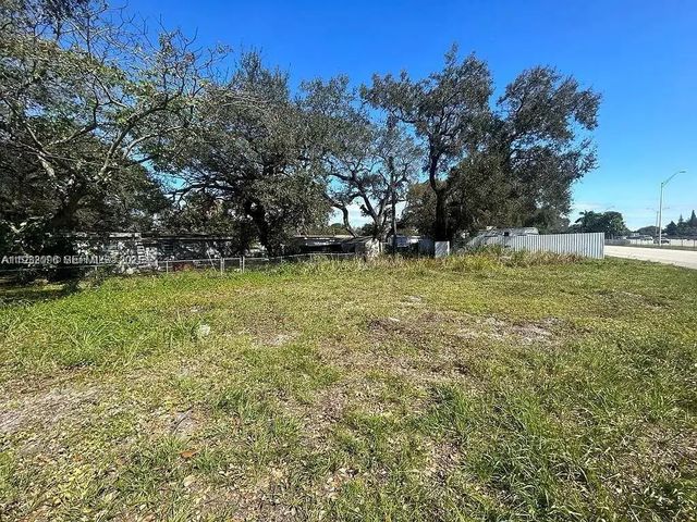 3 of 7 - 2451 Nw 167th Street, Miami Gardens, FL
