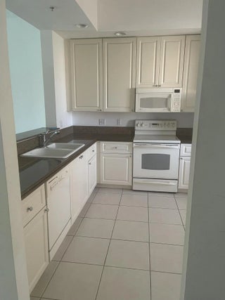 Photo of Listing #R11148293