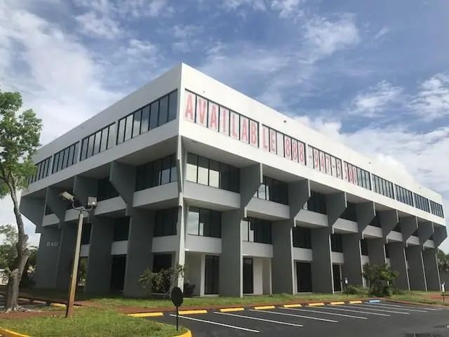 2 of 9 - 840 Sw 81st Avenue, North Lauderdale, FL