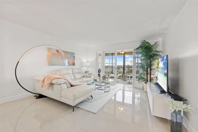 3 of 27 - 2202 S Cypress Bend Drive #606, Pompano Beach, FL