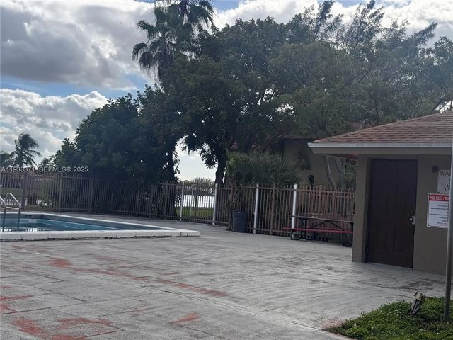 3 of 27 - 6455 W 27th Avenue #44-13, Hialeah, FL