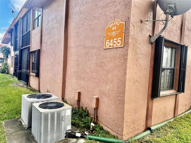 4 of 27 - 6455 W 27th Avenue #44-13, Hialeah, FL
