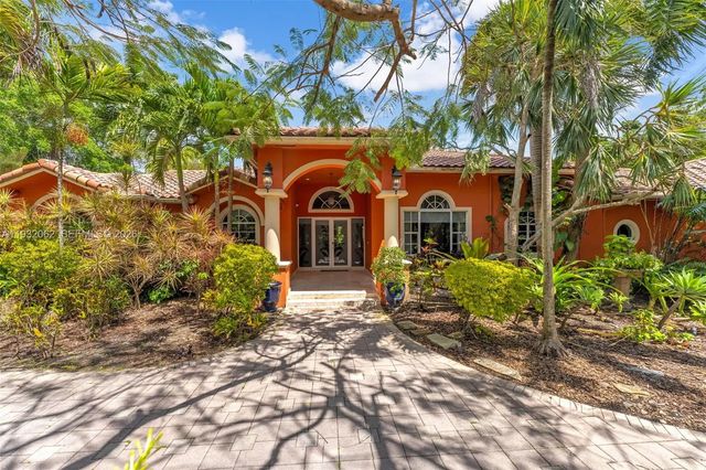 11825 S Mitchell Manor Circle, Pinecrest