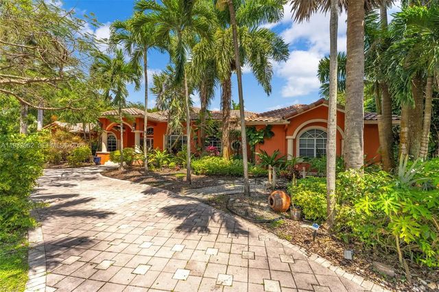 3 of 56 - 11825 S Mitchell Manor Circle, Pinecrest, FL