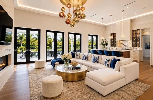 11001 Sw 74th Avenue, Pinecrest