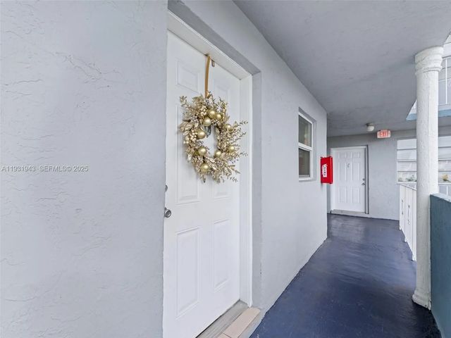 1655 W 44th Place #448, Hialeah