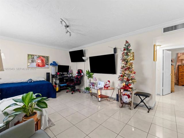 2 of 25 - 1655 W 44th Place #448, Hialeah, FL