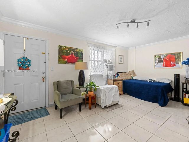 3 of 25 - 1655 W 44th Place #448, Hialeah, FL