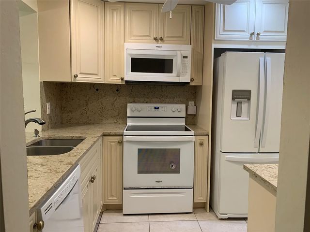 4 of 26 - 9460 Poinciana Place #203, Davie, FL