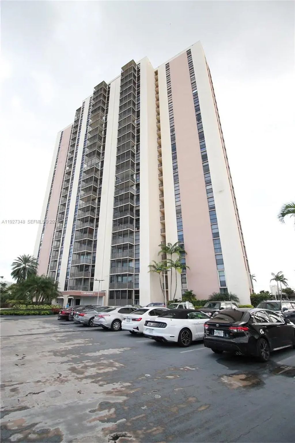 20379 W Country Club Drive #2237, Aventura