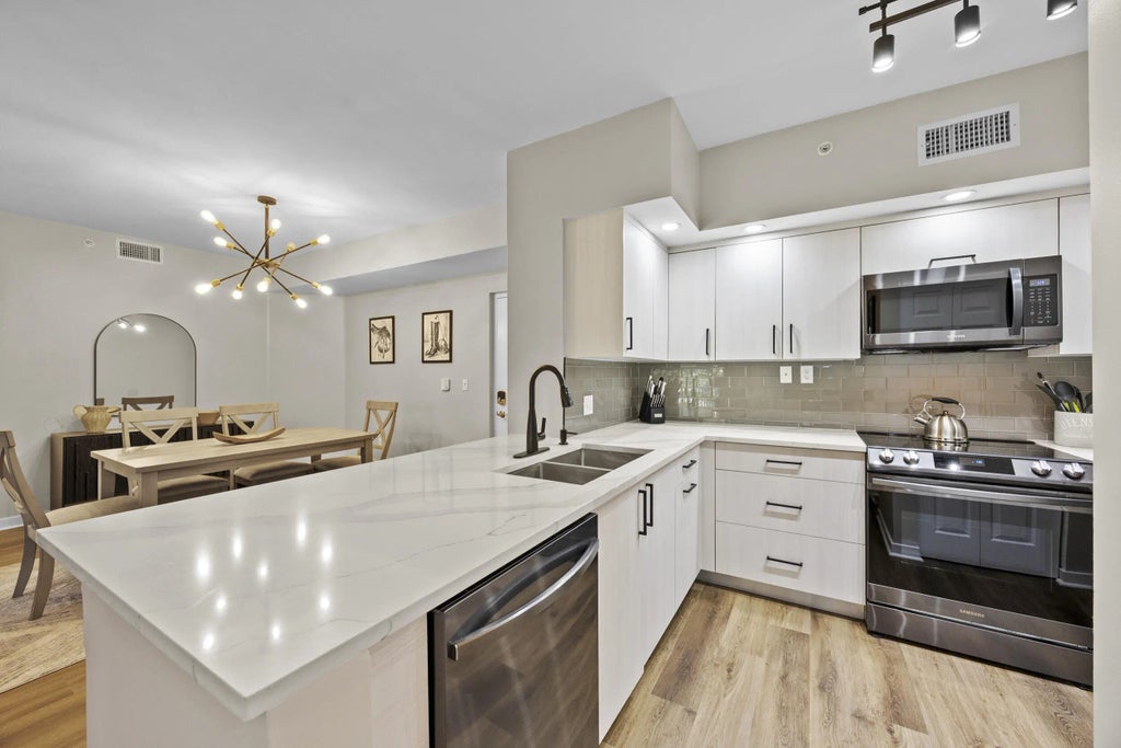 11790 Saint Andrews Place #202, Wellington