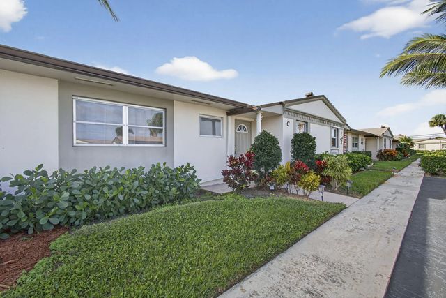 3 of 31 - 2833 Crosley Drive W #c, West Palm Beach, FL
