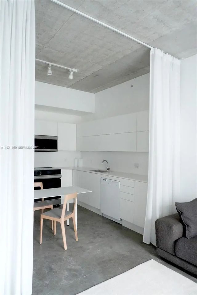 5 of 55 - 133 Ne 2nd Avenue #1608, Miami, FL