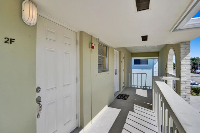 3 of 25 - 2311 Ne 36th Street #2f, Lighthouse Point, FL