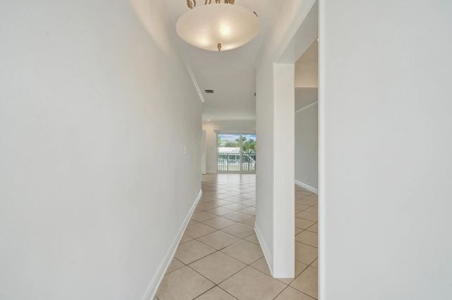 4 of 25 - 2311 Ne 36th Street #2f, Lighthouse Point, FL