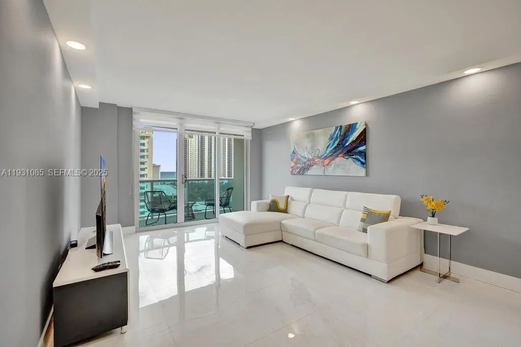 19380 Collins Avenue #1104, Sunny Isles Beach