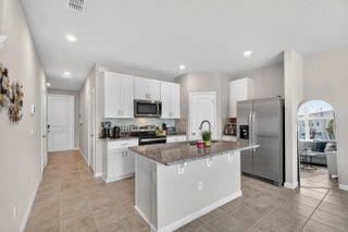 Photo of Listing #R11148712