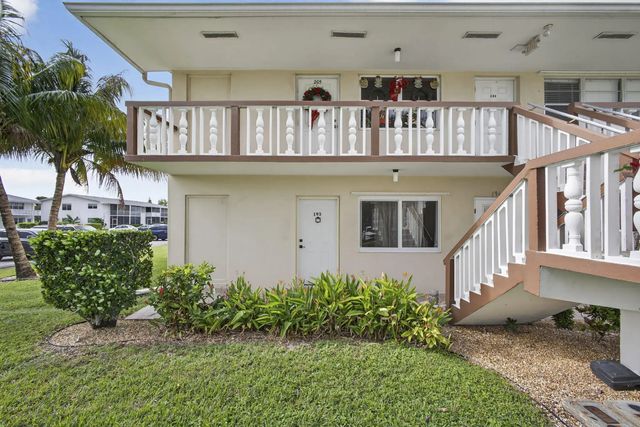 5 of 51 - 193 Easthampton I, West Palm Beach, FL