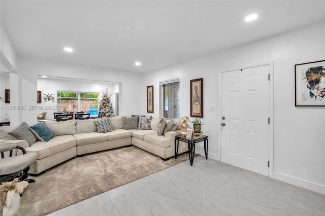 4 of 21 - 14140 Ne 10th Avenue, North Miami, FL