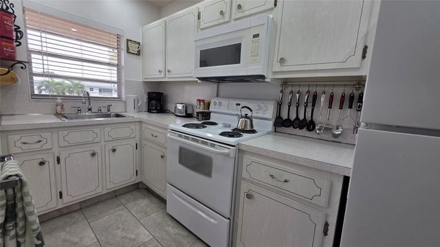 3 of 23 - 5300 Washington Street #l338, Hollywood, FL