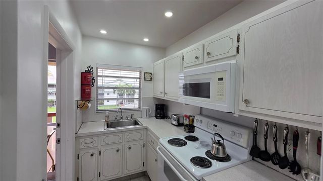4 of 23 - 5300 Washington Street #l338, Hollywood, FL