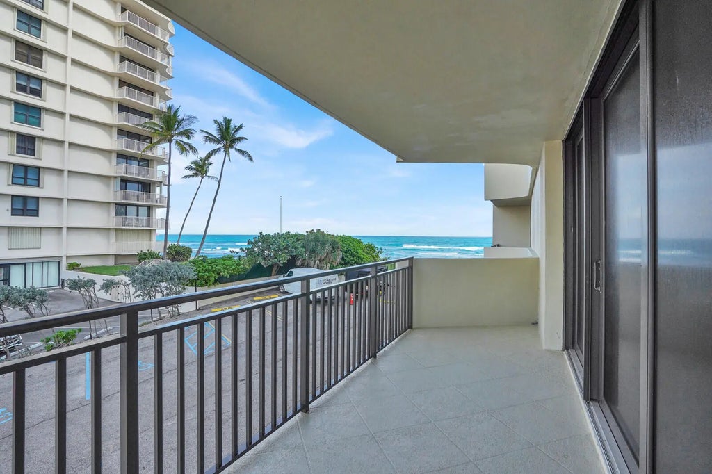5460 N Ocean Drive #1d, Singer Island