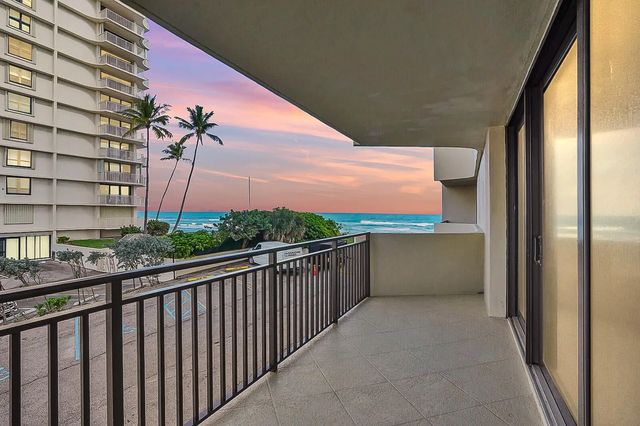2 of 49 - 5460 N Ocean Drive #1d, Singer Island, FL