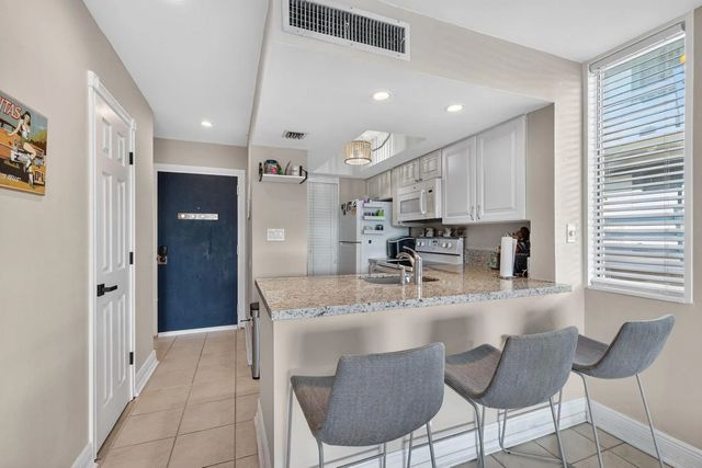 3 of 27 - 1531 Se 15th #6, Fort Lauderdale, FL