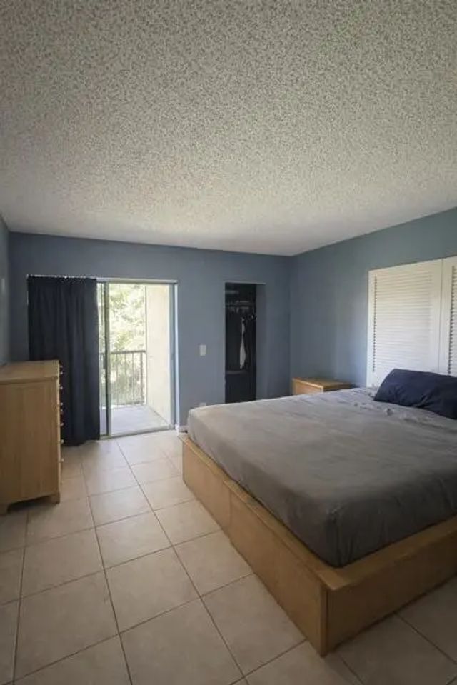 2 of 6 - 416 Meadows Circle, Boynton Beach, FL
