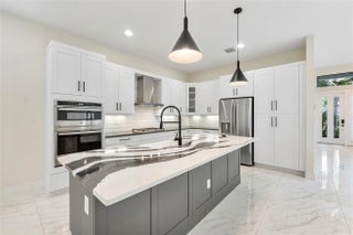 Photo of Listing #F10542009