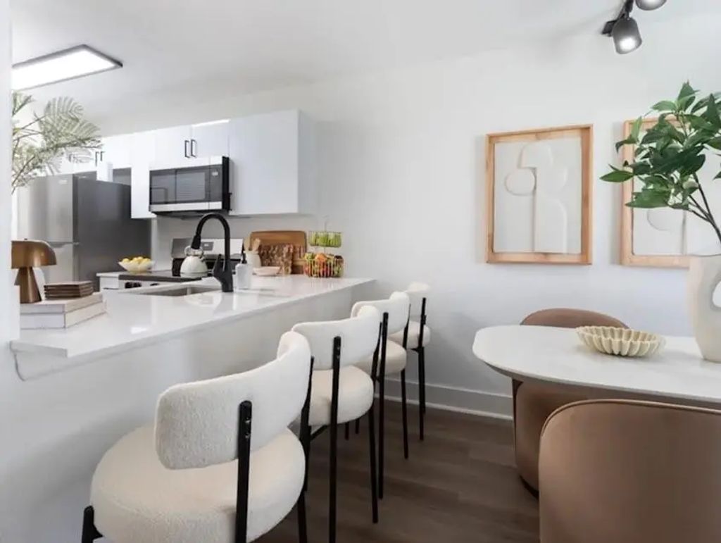 800 The Pointe Drive, West Palm Beach
