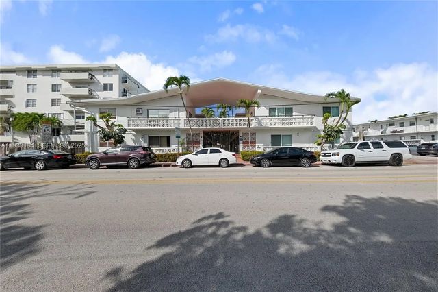 8040 Tatum Waterway Drive #11, Miami Beach