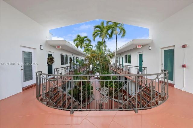 4 of 29 - 8040 Tatum Waterway Drive #11, Miami Beach, FL