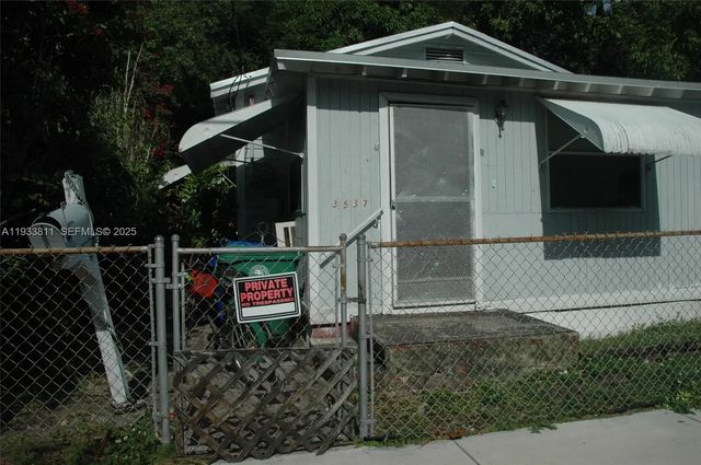 3537 Charles Avenue, Miami