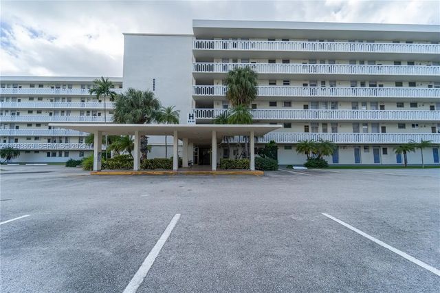 2 of 25 - 2855 Leonard Drive #h607, Aventura, FL