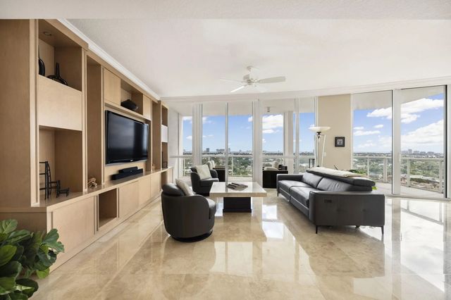 2 of 32 - 111 Se 8th Avenue #ph-1701, Fort Lauderdale, FL