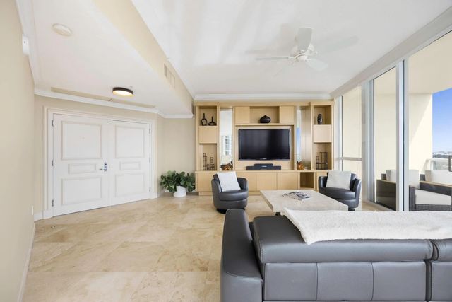 4 of 32 - 111 Se 8th Avenue #ph-1701, Fort Lauderdale, FL