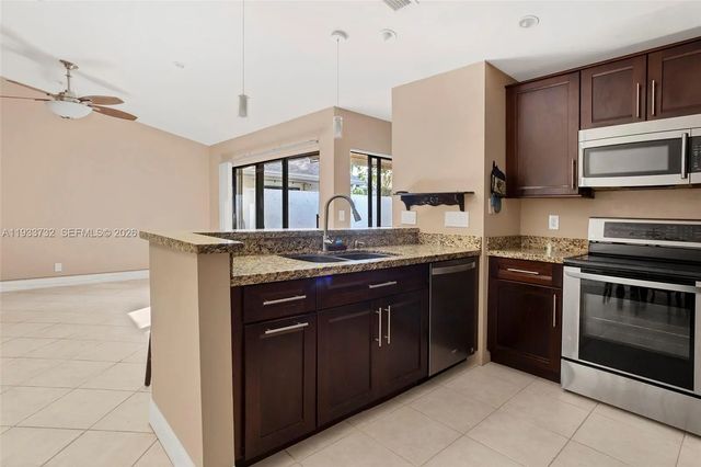3074 S Oakland Forest Drive #702, Oakland Park