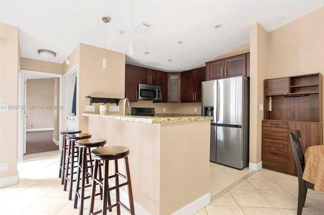 3 of 36 - 3074 S Oakland Forest Drive #702, Oakland Park, FL