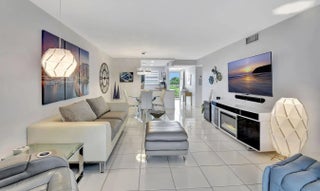 Photo of Listing #F10542073