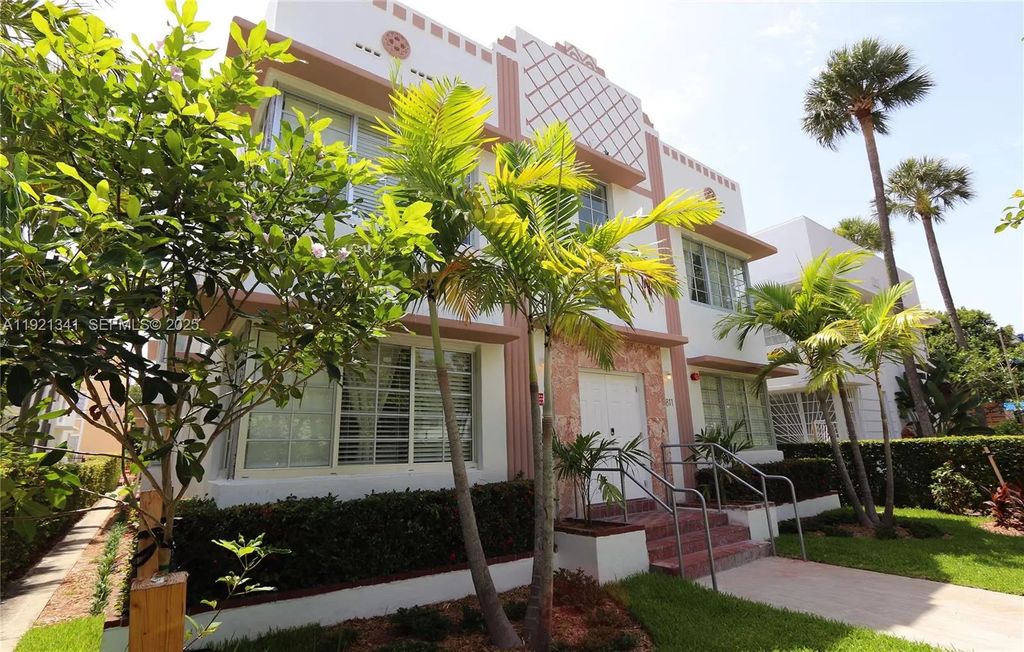 811 Jefferson Avenue #105, Miami Beach