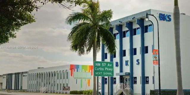 5465 Nw 36th Street, Miami Springs