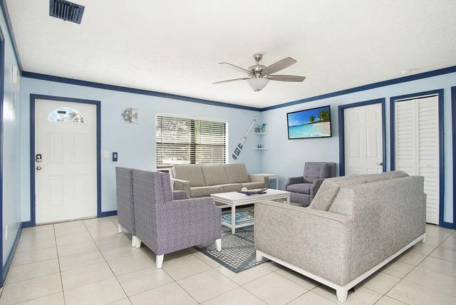 2 of 35 - 2902 Essex Drive, Fort Pierce, FL